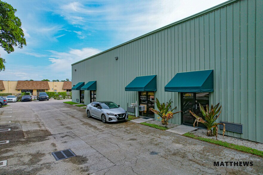 619-860 Whitney ave, Lantana, FL à louer - Photo de l’immeuble – Image 2 sur 3