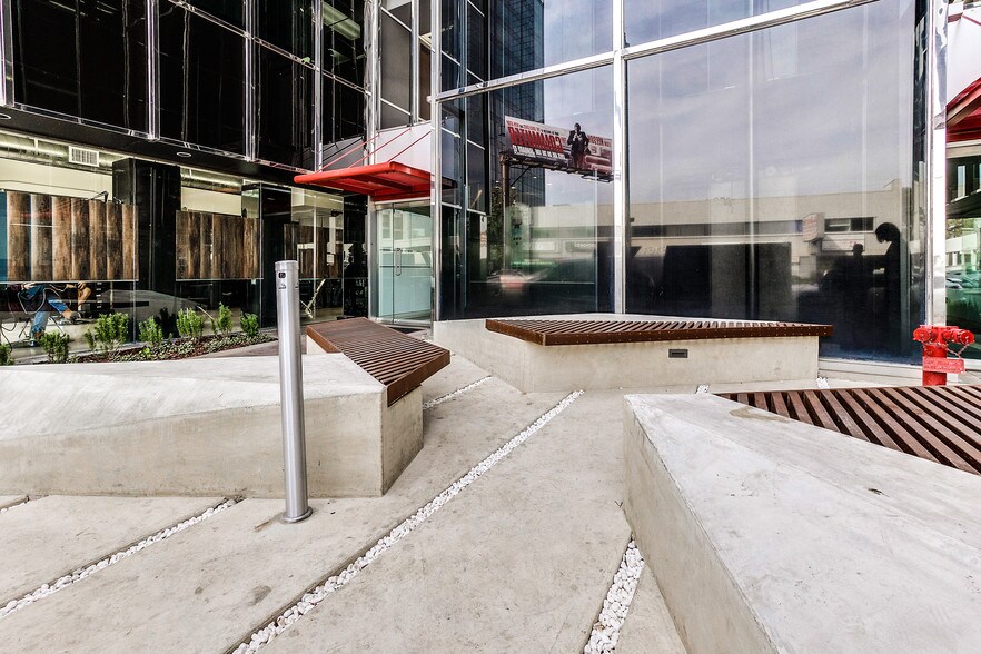 16200 Ventura Blvd, Encino, CA à louer - Photo de l’immeuble – Image 3 sur 24
