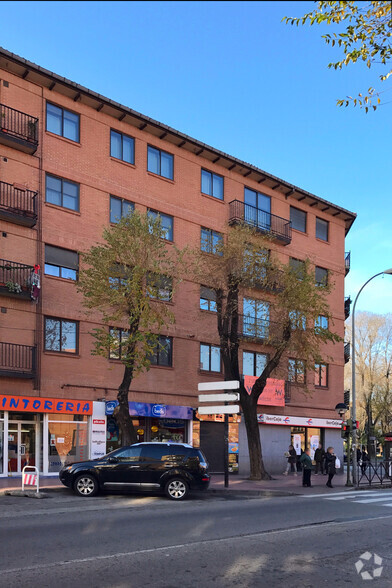 Paseo Curas, 1, Alcalá de Henares, Madrid à louer - Photo de l’immeuble – Image 2 sur 2