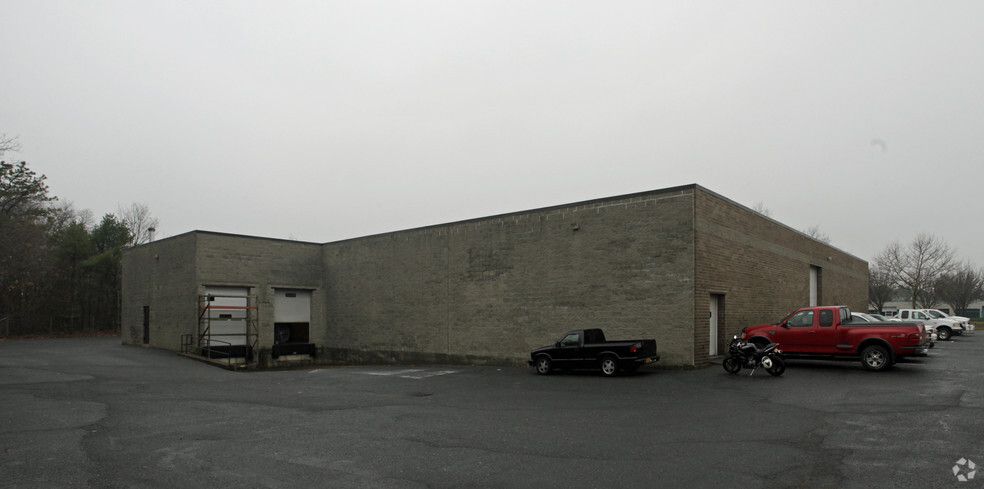 181-191 Remington Blvd, Ronkonkoma, NY à vendre - Photo de l’immeuble – Image 3 sur 13