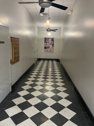 Plus de détails pour 419 W Broadway St, Muskogee, OK - Bureau à louer