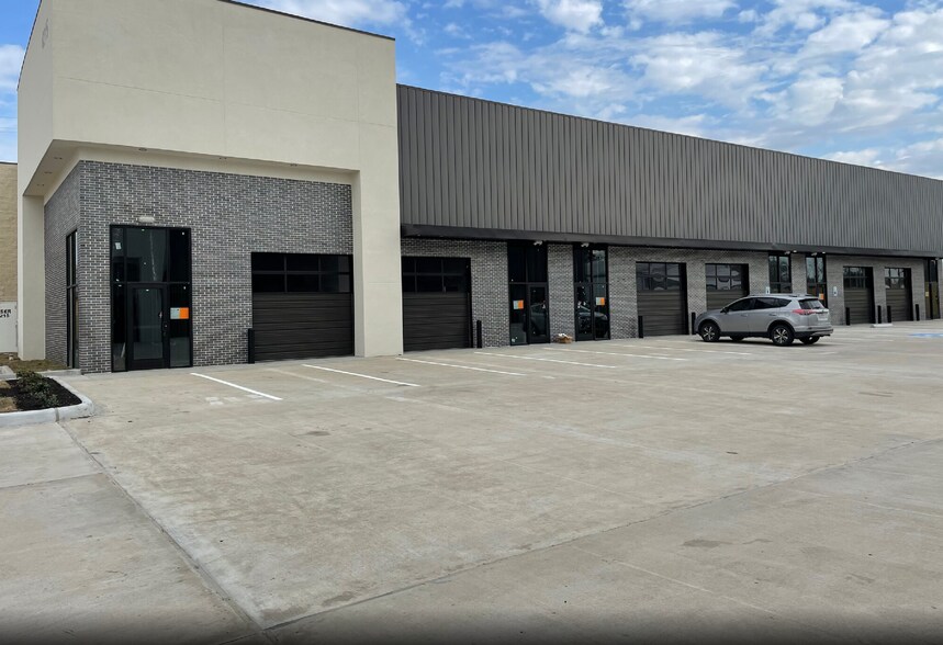 4227 S Main St, Stafford, TX à louer - Photo de l’immeuble – Image 3 sur 10