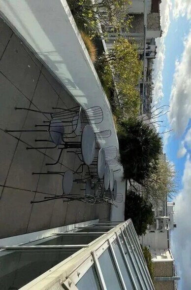 65 Rue De Dunkerque, Paris à louer - Photo de l’immeuble – Image 3 sur 15