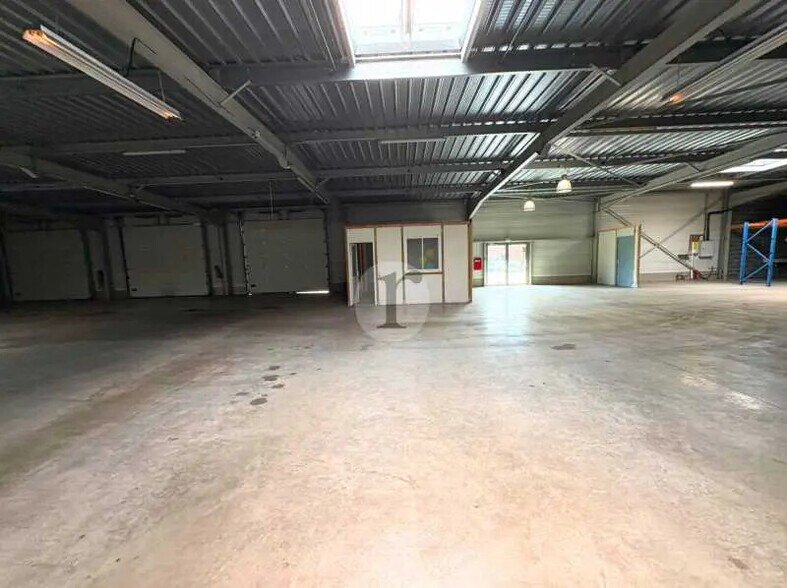 Local d’activités dans Nieppe à louer - Photo intérieure – Image 2 sur 8