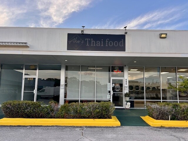 600-672 S Park Ave, Titusville, FL à louer - Photo de l’immeuble – Image 3 sur 8