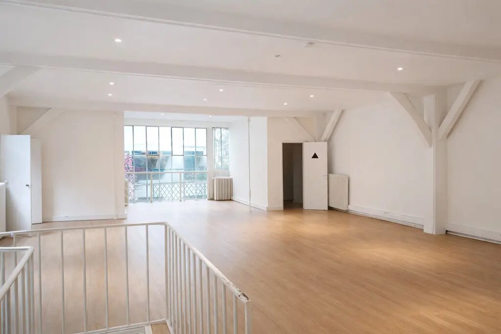 102 Rue Du Faubourg Poissonnière, Paris à louer Photo de l’immeuble– Image 1 sur 10