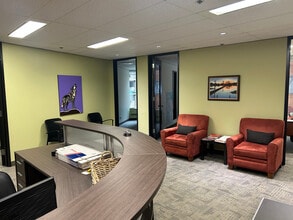 520 5th Ave SW, Calgary, AB à louer Photo intérieure– Image 2 sur 9