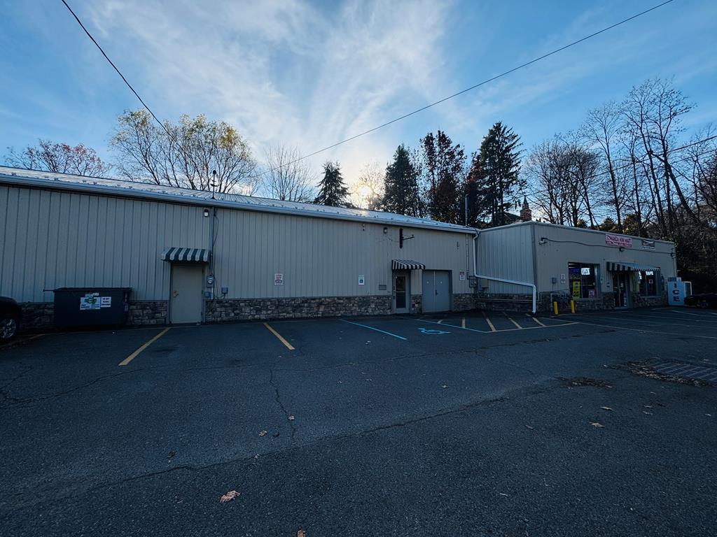 8 Main St, Towanda, PA à louer Photo principale– Image 1 sur 25