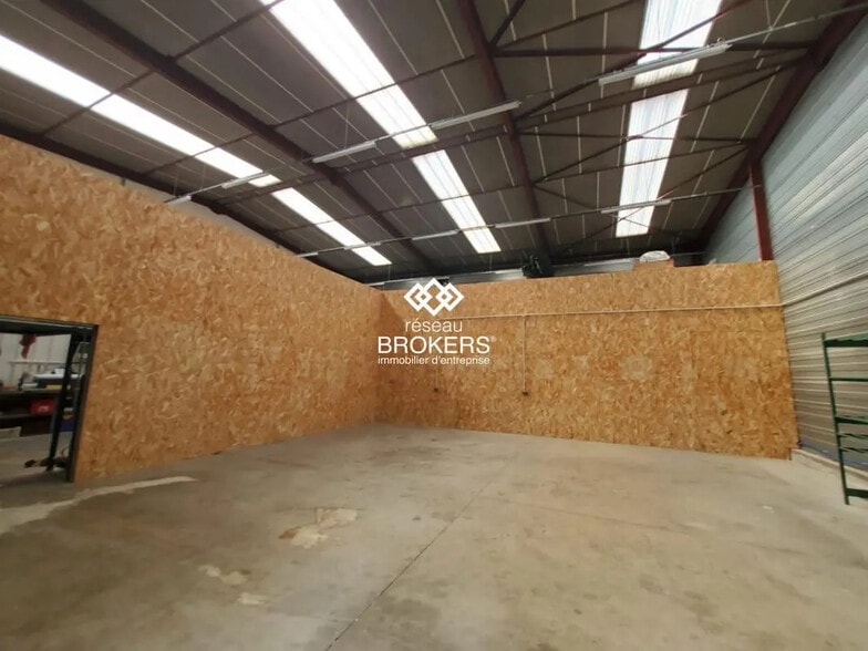 Industriel/Logistique dans Alby-sur-Chéran à vendre - Photo de l’immeuble – Image 3 sur 10