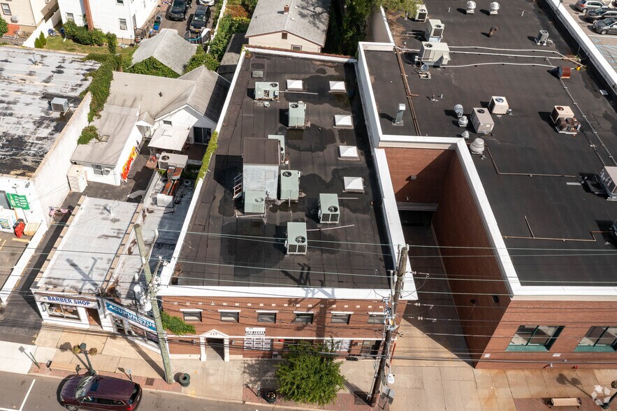 601-693 Sunrise Hwy, Lynbrook, NY à louer - Photo de l’immeuble – Image 2 sur 4