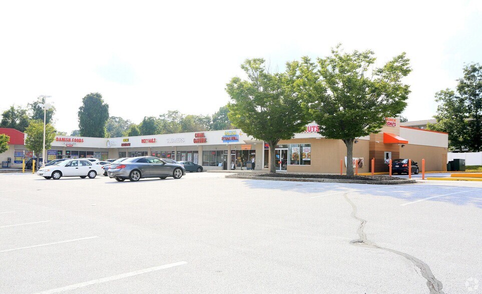 1700-1740 N Rolling Rd, Baltimore, MD à louer - Photo de l’immeuble – Image 3 sur 16