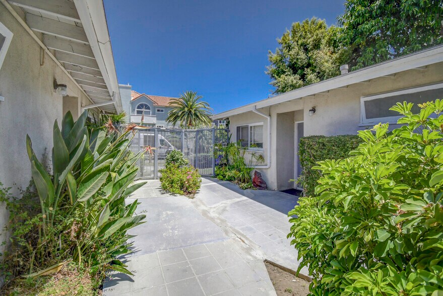 3741-3745 Jasmine Ave, Los Angeles, CA à vendre - Photo de l’immeuble – Image 3 sur 14