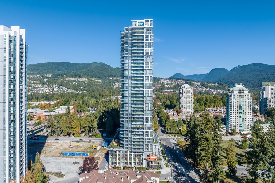 1182 Westwood St, Coquitlam, BC à louer - Photo de l’immeuble – Image 3 sur 5