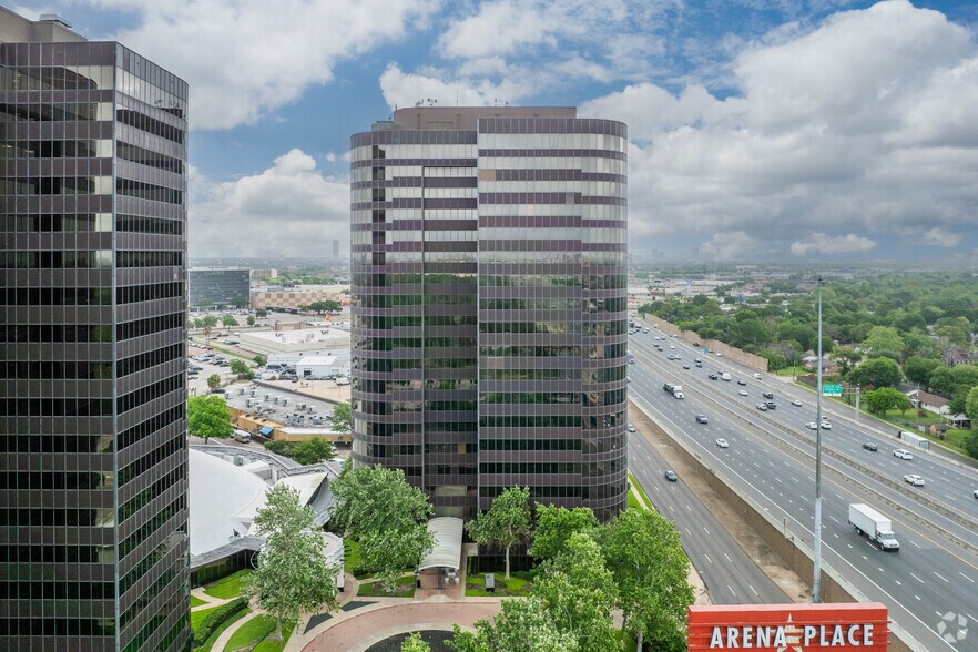7322 Southwest Fwy, Houston, TX à louer - Photo de l’immeuble – Image 3 sur 22