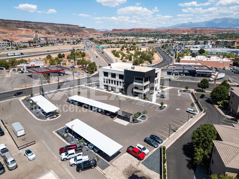 136 E Riverside Dr, St George, UT à louer - Photo principale – Image 1 sur 6