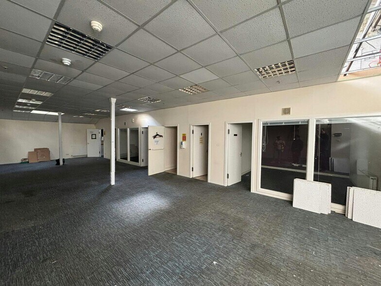 15-39 Durham St, Glasgow à louer - Photo de l’immeuble – Image 3 sur 4