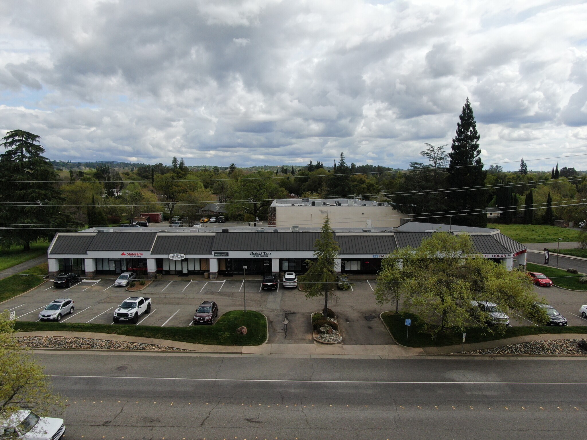 3853 Taylor Rd, Loomis, CA à louer Photo de l’immeuble– Image 1 sur 4