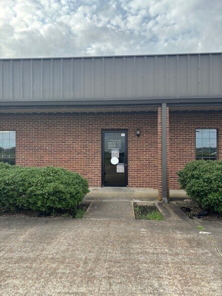 226 Martin Luther King Dr, Indianola, MS à louer - Photo de l’immeuble – Image 3 sur 12