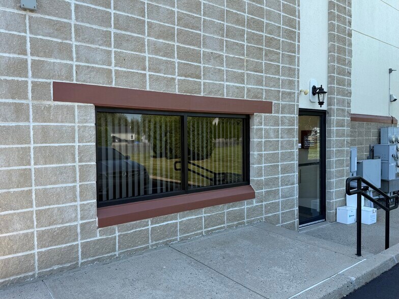 34 Scotch Rd, Ewing, NJ à vendre - Photo de l’immeuble – Image 3 sur 24