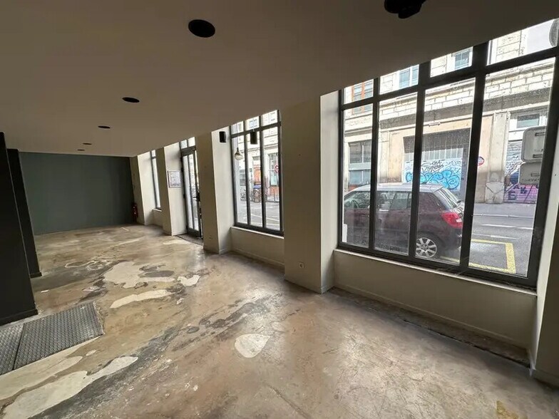 Bureau dans Lyon à louer - Photo de l’immeuble – Image 2 sur 12