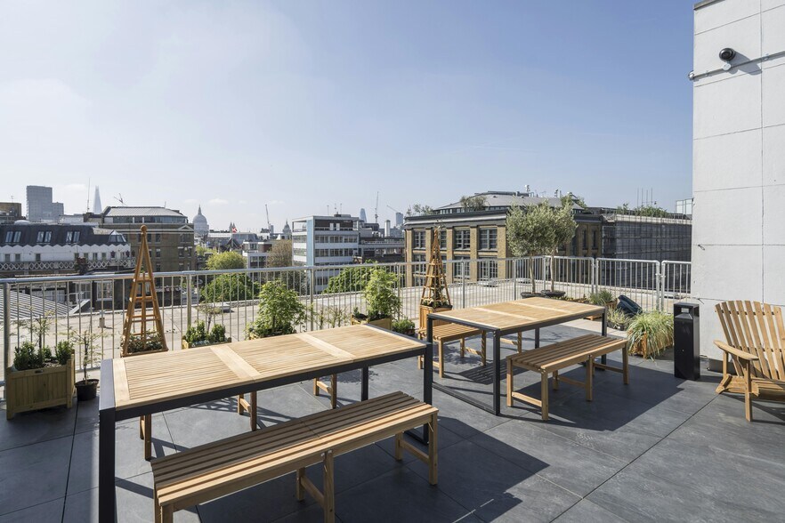 42 St. John St, Londres à louer - Photo de l’immeuble – Image 3 sur 16