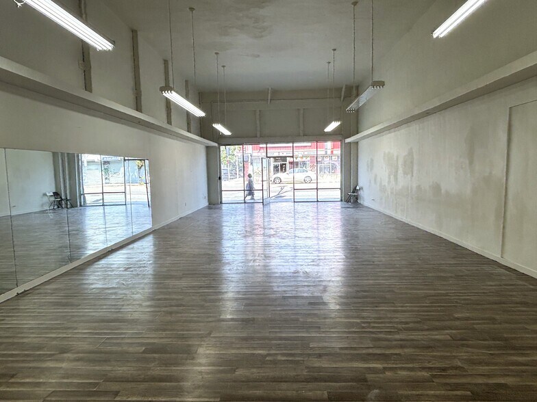 5536-5542 Santa Monica Blvd, Los Angeles, CA à louer - Photo de l’immeuble – Image 2 sur 16