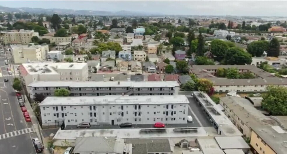 1757 26th Ave, Oakland, CA à vendre - Vidéo aérienne – Image 2 sur 17