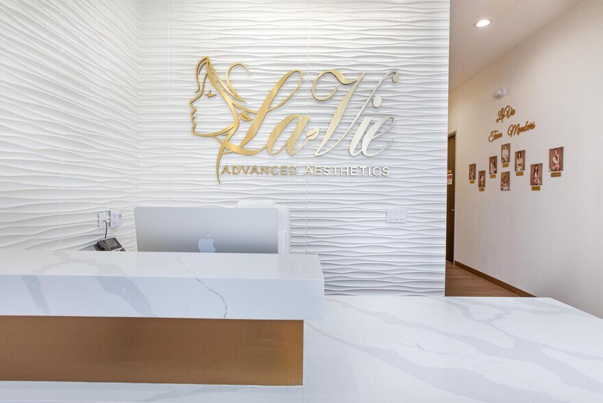 4735 S Durango Dr, Las Vegas, NV à louer - Hall d’entrée – Image 2 sur 40