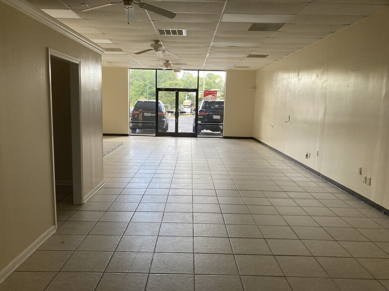 722-730 S Horner Blvd, Sanford, NC à louer - Photo de l’immeuble – Image 3 sur 11