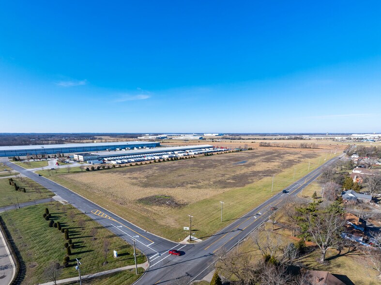 9085 Peters Pike, Vandalia, OH à louer - Aérien – Image 3 sur 7