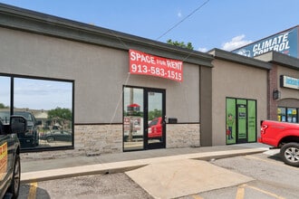 7801-7811 Shawnee Mission Pky, Overland Park, KS à louer Photo de l’immeuble– Image 2 sur 18