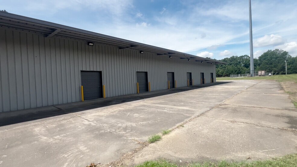 800 Industrial Cir, Phenix City, AL à louer - Vidéo sur l’annonce professionnelle – Image 2 sur 21