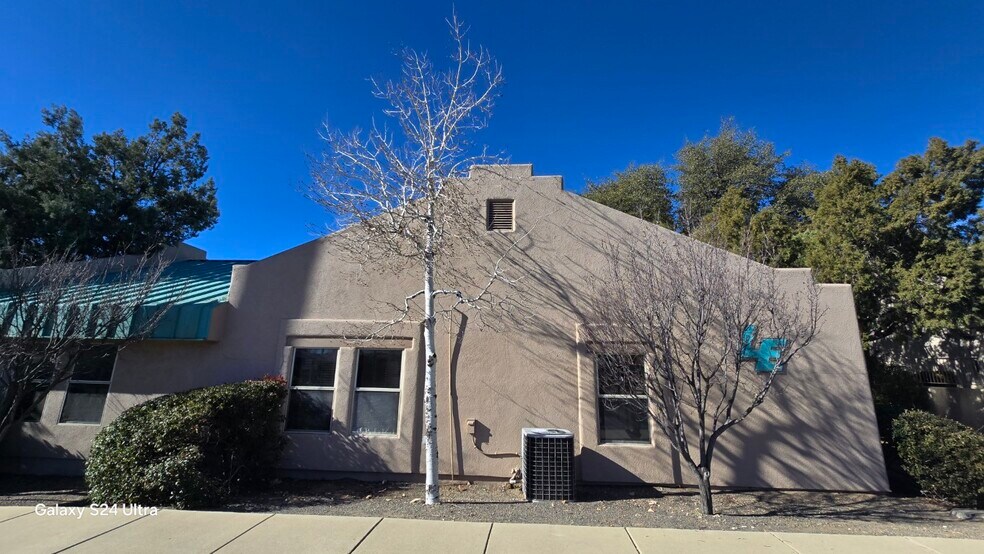1650 Willow Creek Rd, Prescott, AZ à vendre - Photo de l’immeuble – Image 3 sur 13