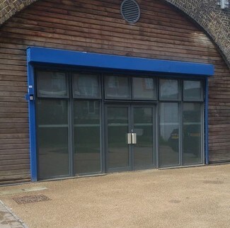 Plus de détails pour Arch 32 Stanley Rd, Harrow - Local commercial à louer