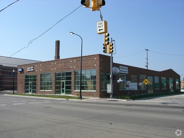167 E Kalamazoo Ave, Kalamazoo, MI à louer Photo principale– Image 1 sur 7