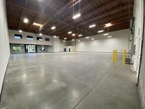 27525 Newhall Ranch Rd, Valencia, CA à louer Photo intérieure– Image 2 sur 2