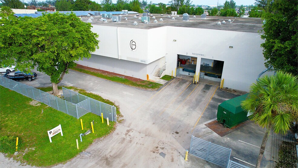 13015 NW 38th Ave, Opa Locka, FL à vendre - Aérien – Image 3 sur 30