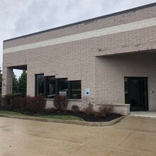 8613-8623 Tyler Blvd, Mentor, OH à louer Photo intérieure– Image 2 sur 2