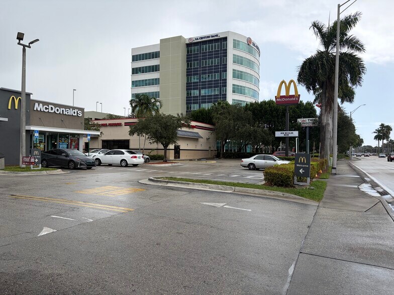 2421 NW 87th Ave, Doral, FL à vendre - Photo de l’immeuble – Image 3 sur 6