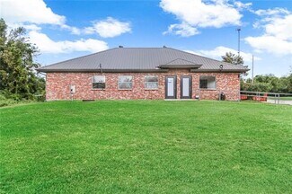 Plus de détails pour 2916 S Lake Blvd, Violet, LA - Bureau à vendre