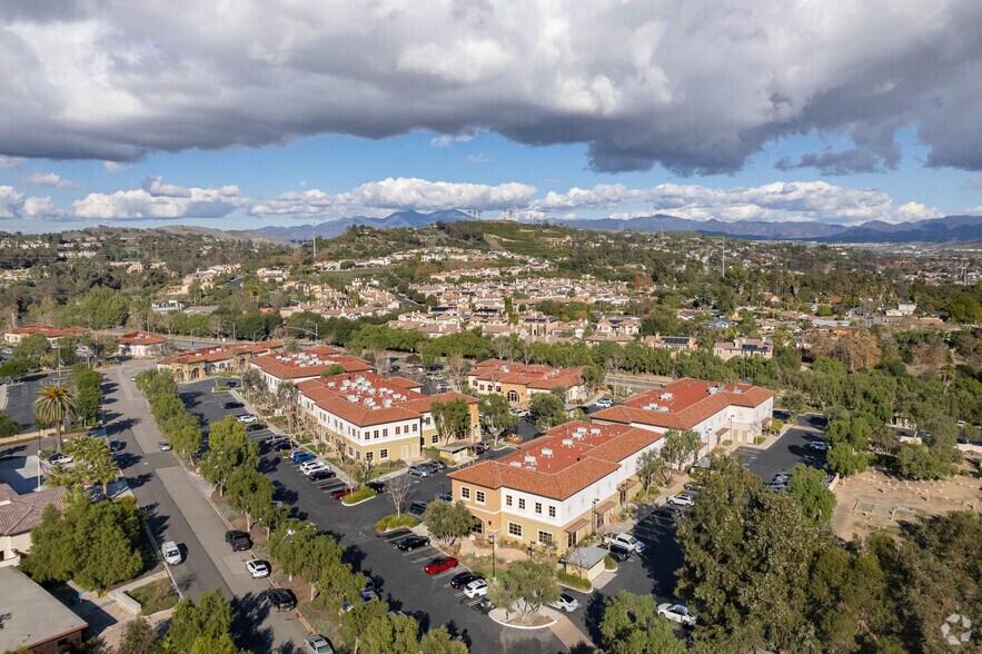 31726 Rancho Viejo Rd, San Juan Capistrano, CA à louer - Aérien – Image 3 sur 22