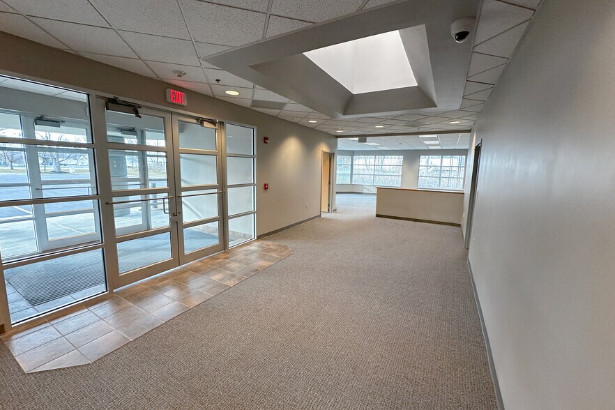 500 Creekside Dr, Amherst, NY à louer - Photo intérieure – Image 3 sur 8