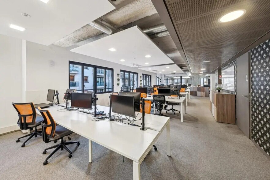 52 Rue Bayen, Paris à louer - Photo de l’immeuble – Image 3 sur 14
