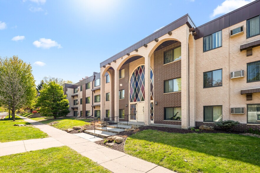 1940 Iglehart Ave, Saint Paul, MN à vendre - Photo de l’immeuble – Image 1 sur 22