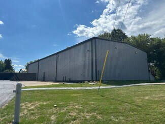 Plus de détails pour 335 Commerce Blvd, Liverpool, NY - Local d'activités à louer