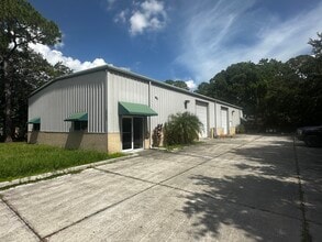 2303 58th Ave E, Bradenton, FL à louer Photo intérieure– Image 2 sur 22
