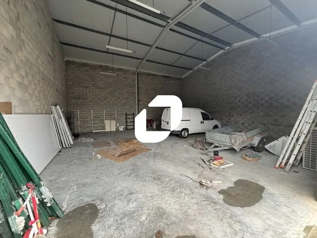 Plus de détails pour Local d'activités à louer