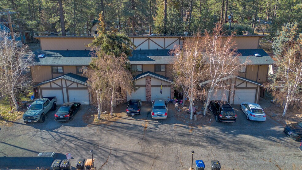 1111 Apple Ave, Wrightwood, CA à vendre - Photo de l’immeuble – Image 1 sur 13