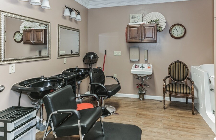 1073 S Enota Dr NE, Gainesville, GA à vendre - Photo de l’immeuble – Image 3 sur 10