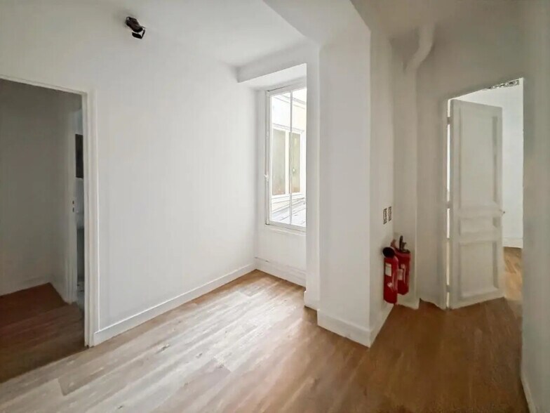 Bureau dans Paris à louer - Photo de l’immeuble – Image 3 sur 8